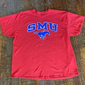 Vintage * Fanatics RED SMU Mustangs T-SHIRT ~ BLUE letters & PONY ~ XXL (2XL)